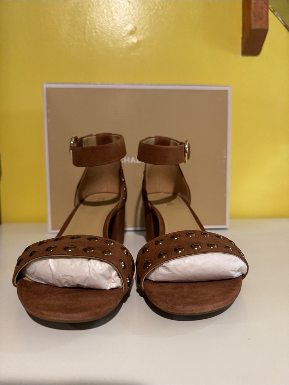 NIB Michael Kors suede sandals size 8. - Picture 1 of 4